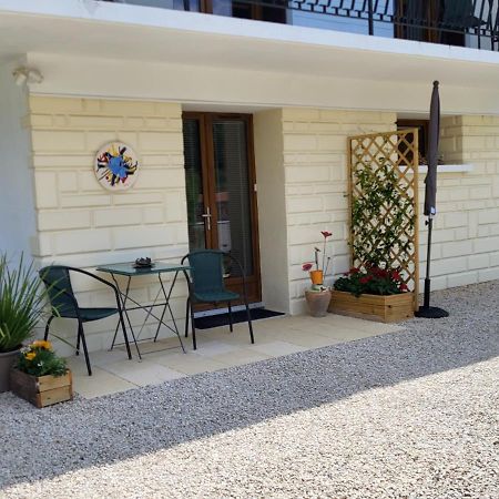 Bed and Breakfast Le Pre Pigeon 86250 Charroux  Екстер'єр фото